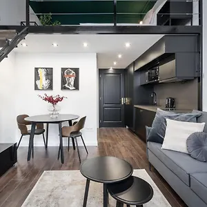 E41 - Trendy Boutique - Prime Spot By Bqa Budapesta
